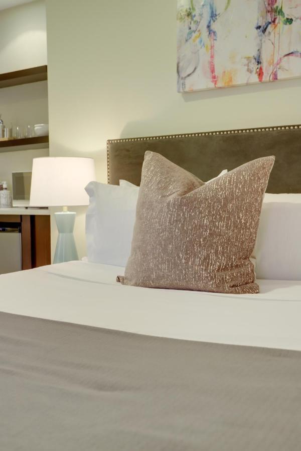 Sojourn At Dupont Place Hotel